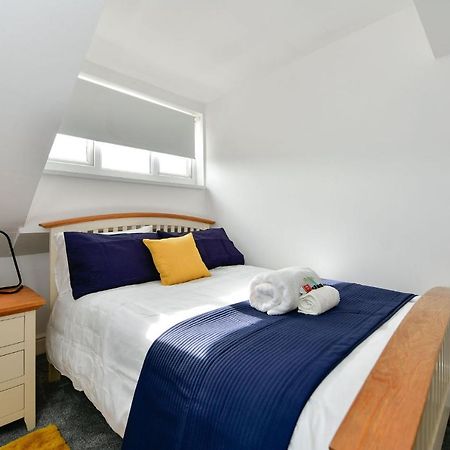 Spacious 2 Bedroom Apartment In The Heart Mumbles エクステリア 写真