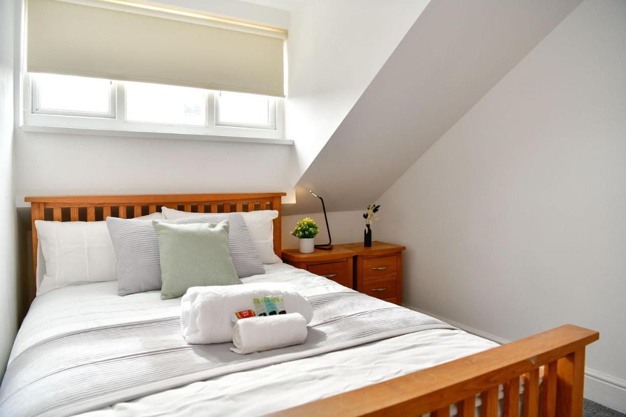 Spacious 2 Bedroom Apartment In The Heart Mumbles エクステリア 写真