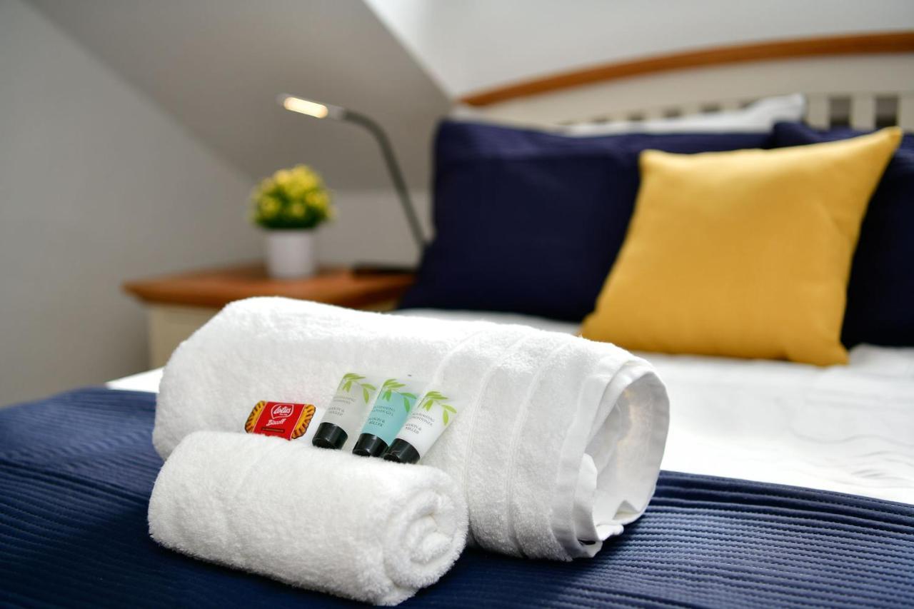 Spacious 2 Bedroom Apartment In The Heart Mumbles エクステリア 写真