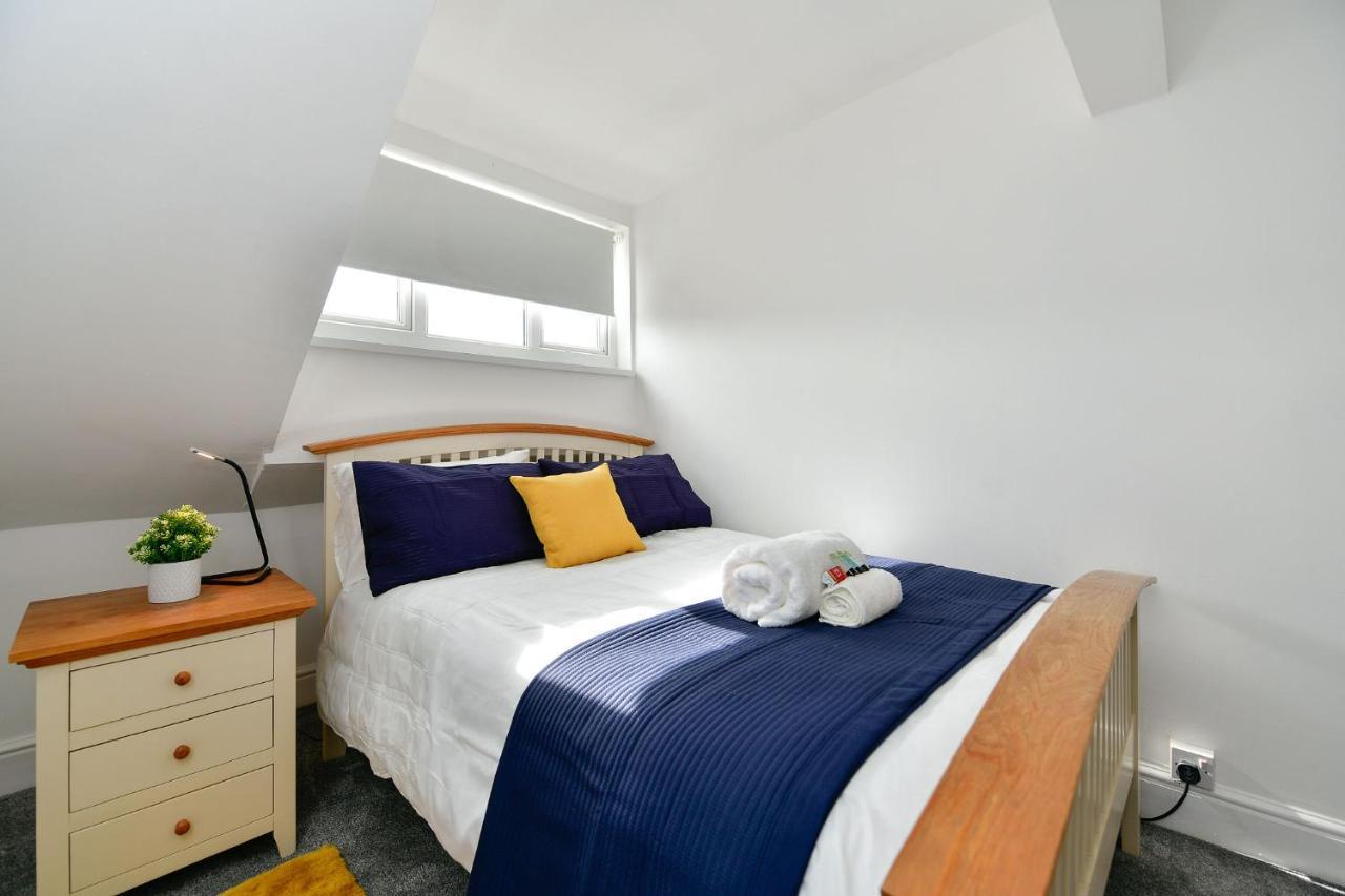 Spacious 2 Bedroom Apartment In The Heart Mumbles エクステリア 写真