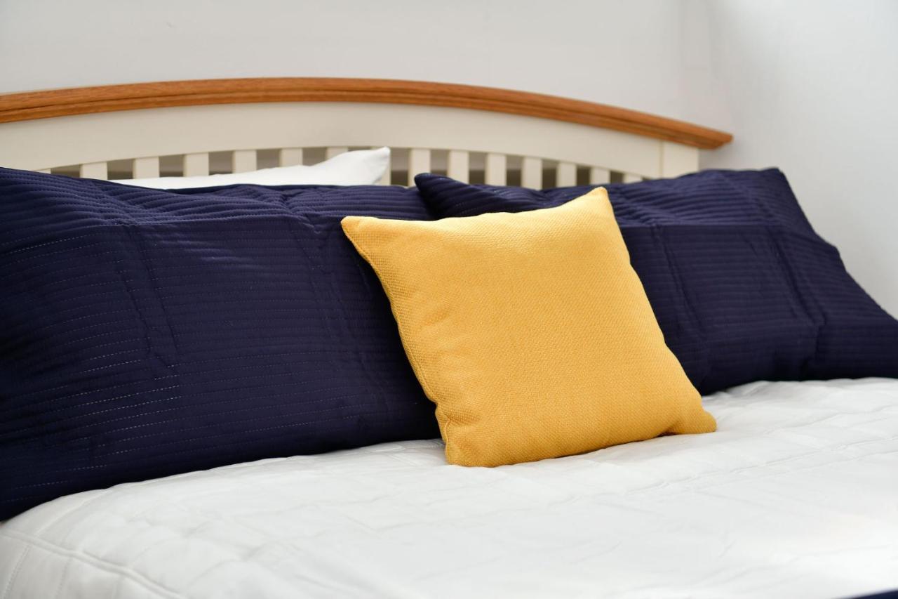 Spacious 2 Bedroom Apartment In The Heart Mumbles エクステリア 写真
