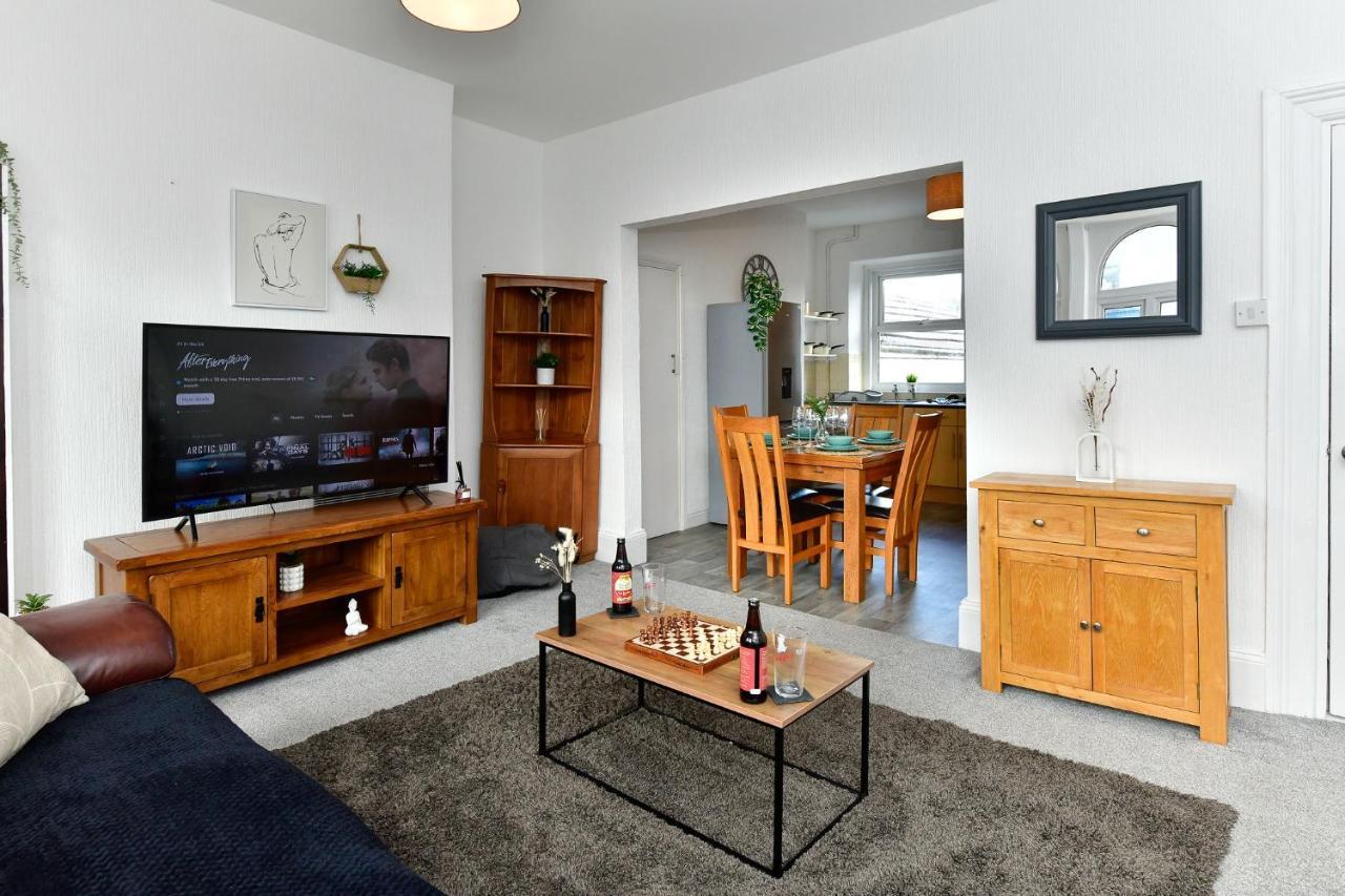 Spacious 2 Bedroom Apartment In The Heart Mumbles エクステリア 写真